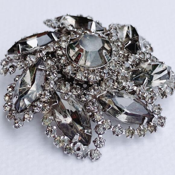 Vintage 1950s Rhinestone Brooch Prong Set Glass Domed Floral Mid Century Pin - Picture 3 of 10